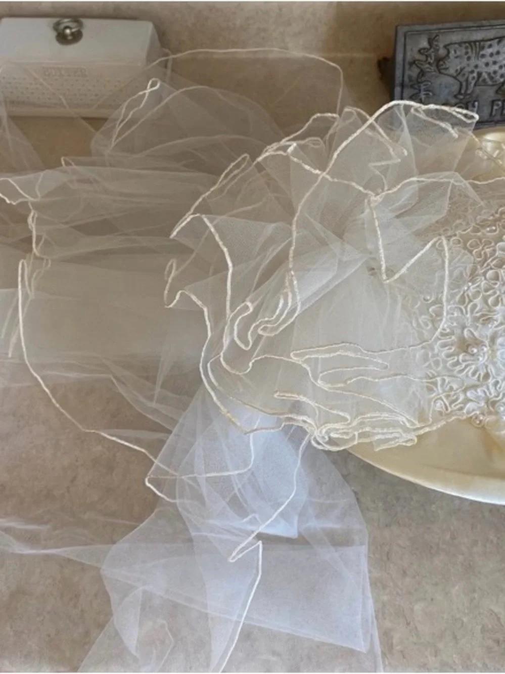 Vintage 1970s Wedding Bridal Beaded Floral Headpiece Veil Hat White Ivory Formal